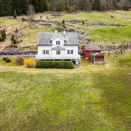 12 Person In Masfjordnes Vakantiehuis